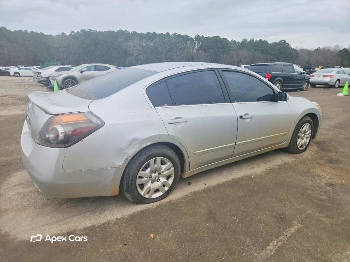 Nissan Altima 2011