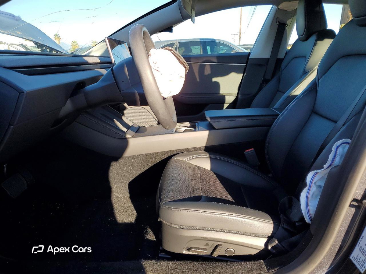 Tesla Model 3 2025