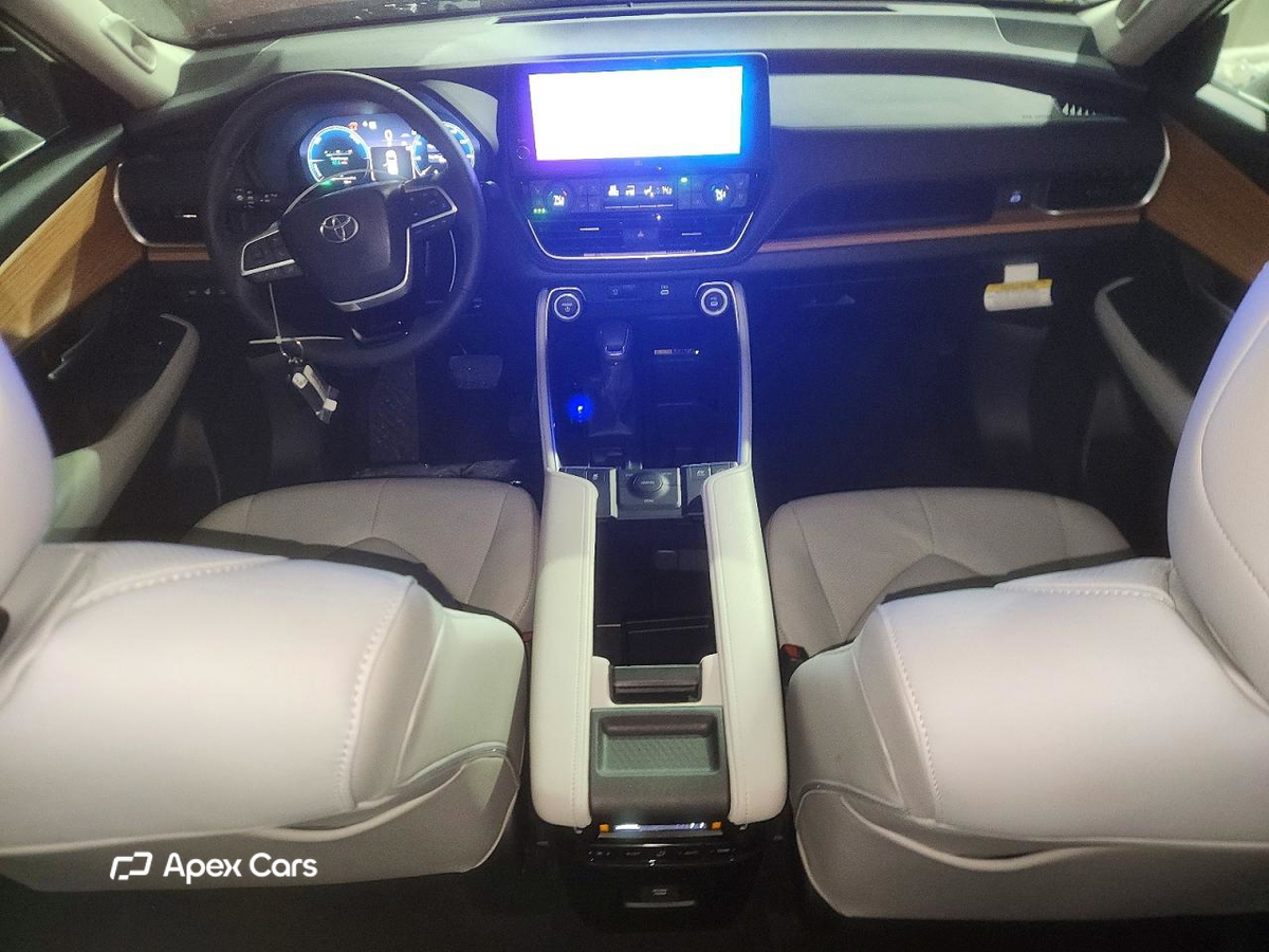 Toyota Highlander 2025