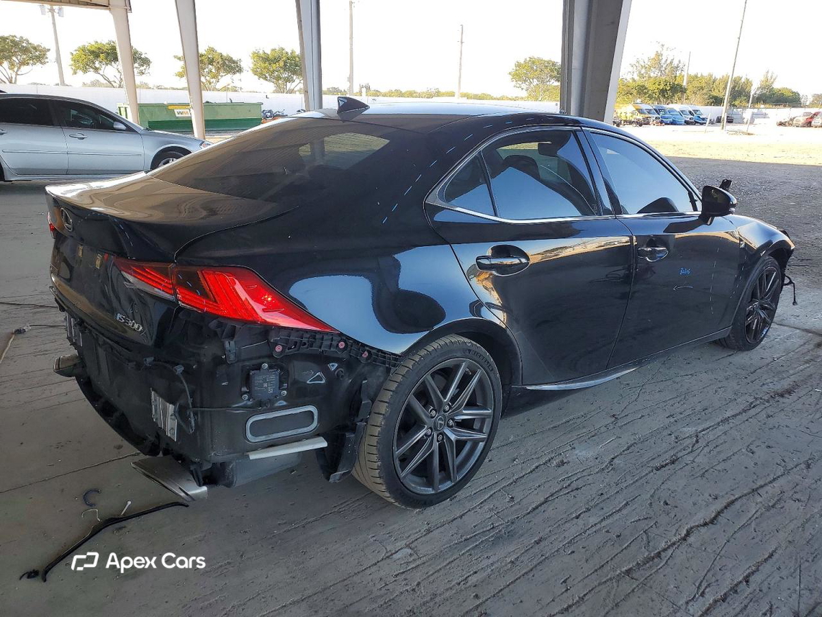 Lexus IS 2018