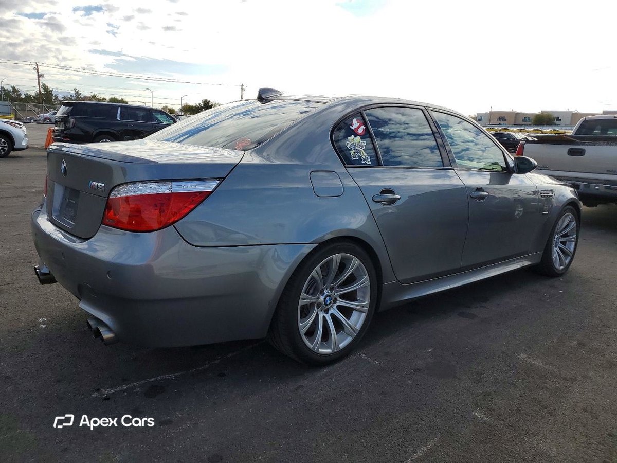 BMW M5 2008