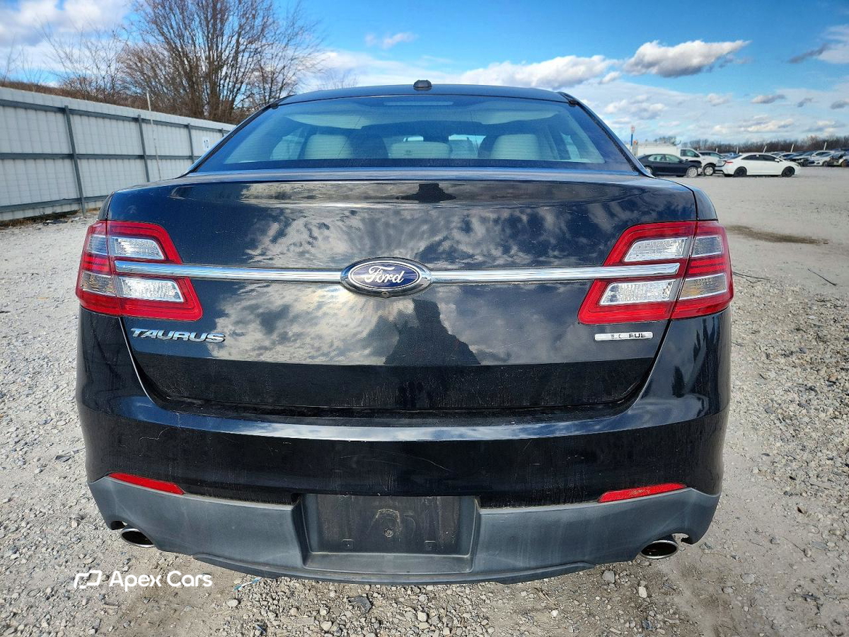 Ford Taurus 2015