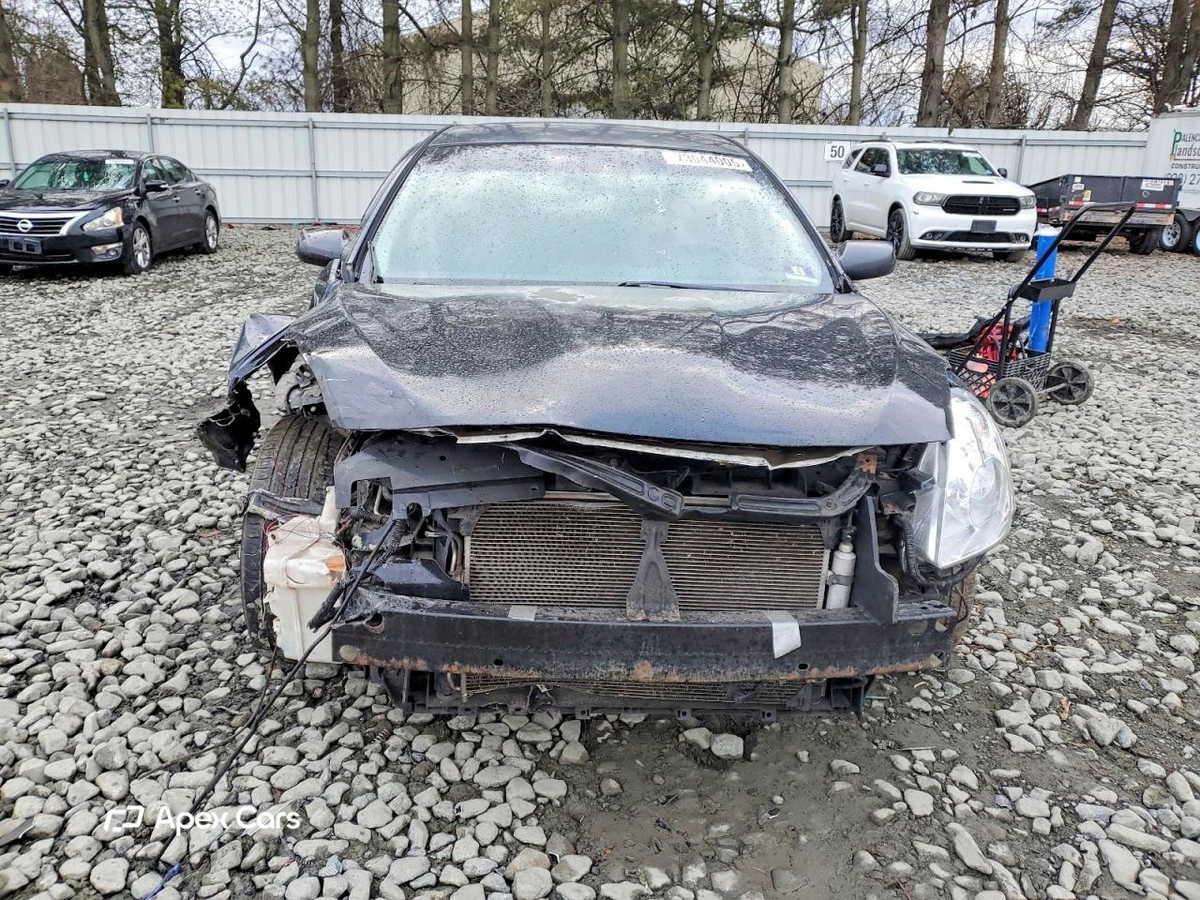 Nissan Altima 2011