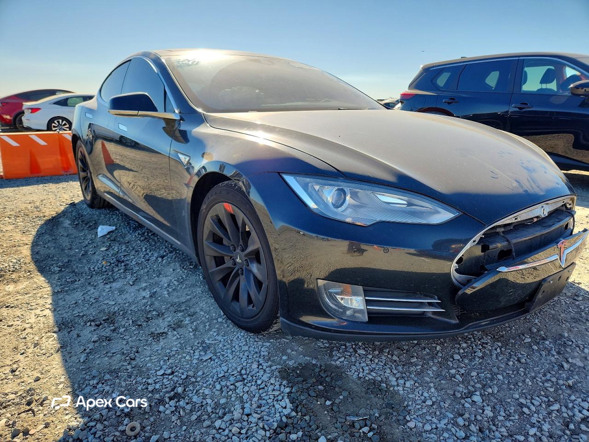 Tesla Model S 2015