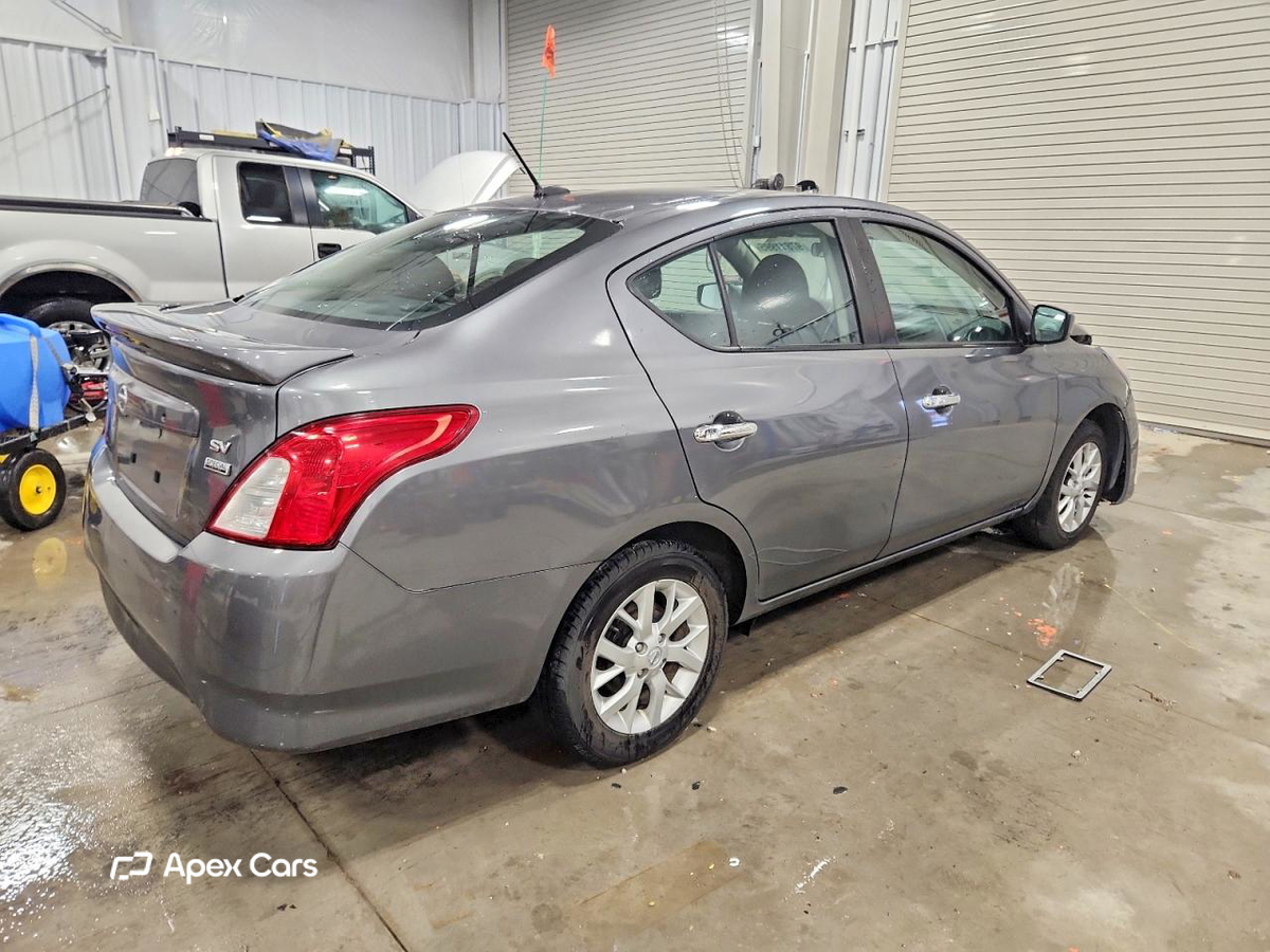 Nissan Versa 2018