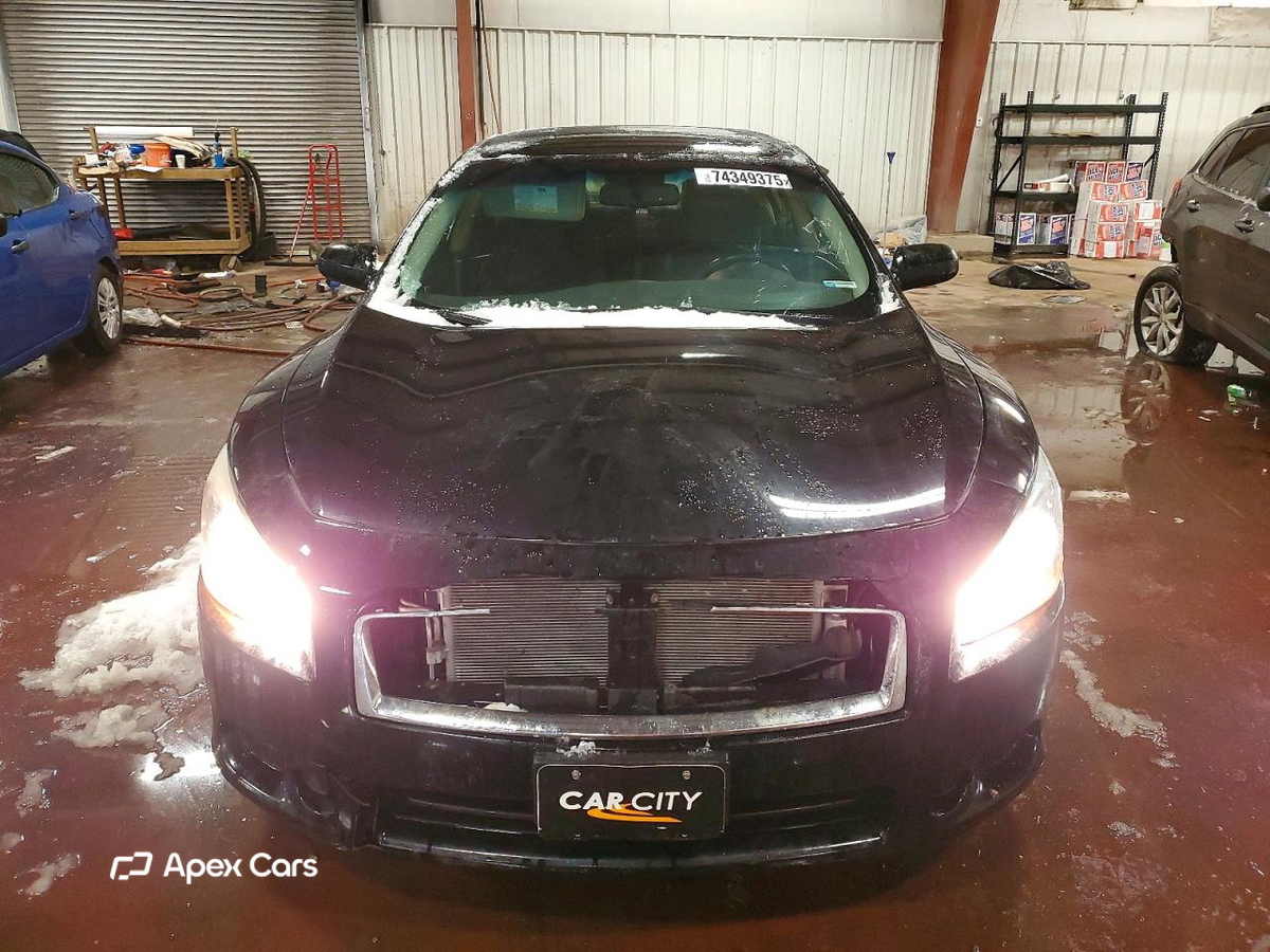 Nissan Maxima 2014