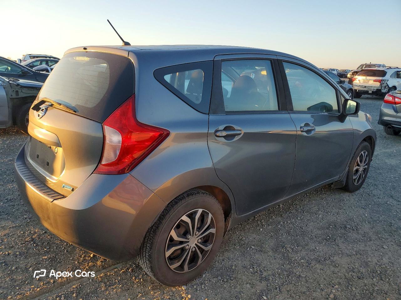 Nissan Versa 2016