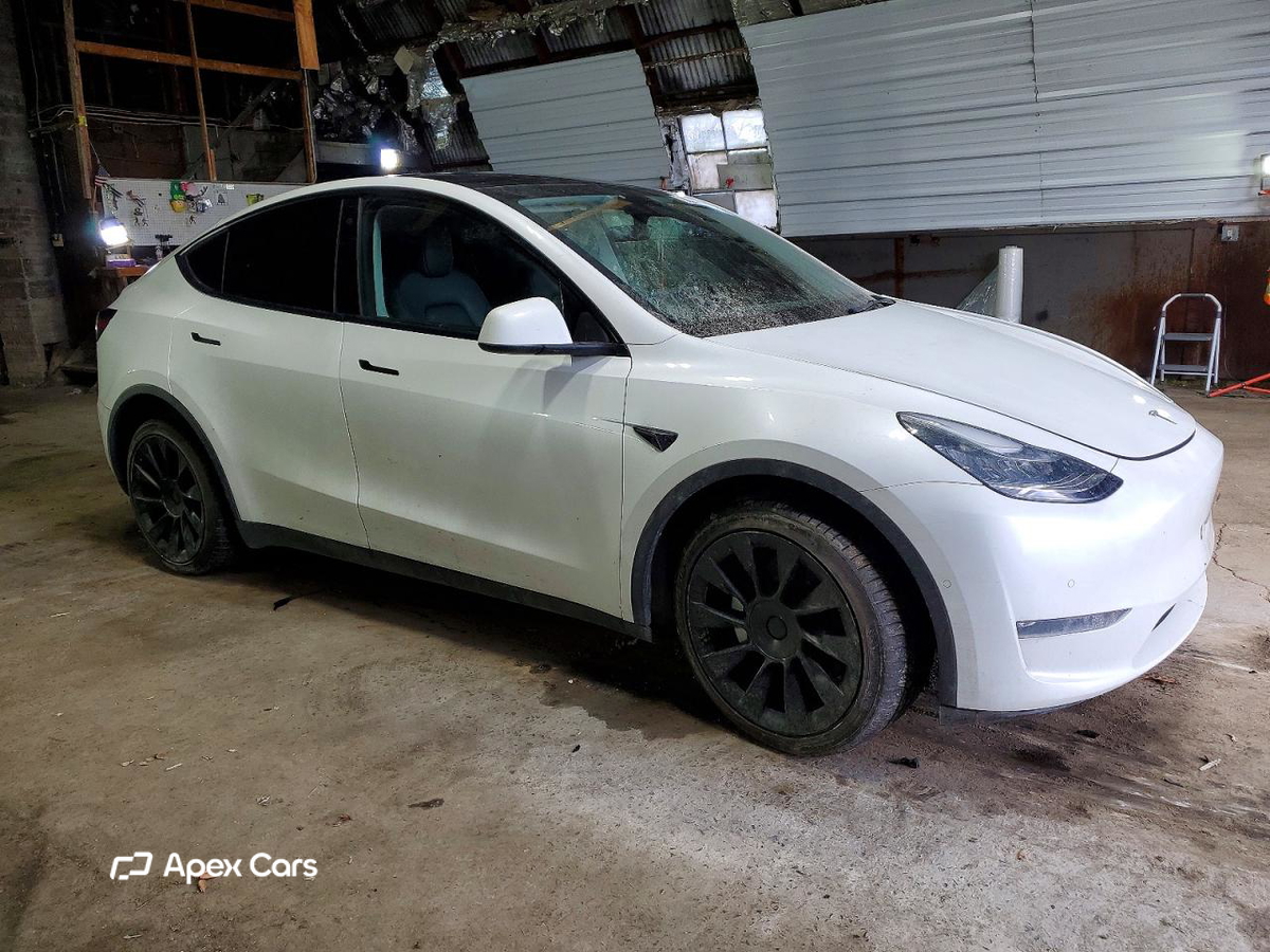 Tesla Model Y 2022