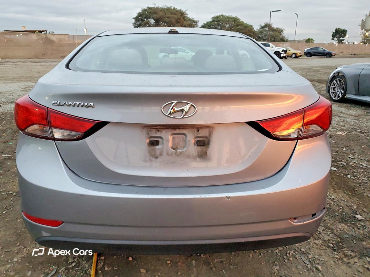 Hyundai Elantra 2016