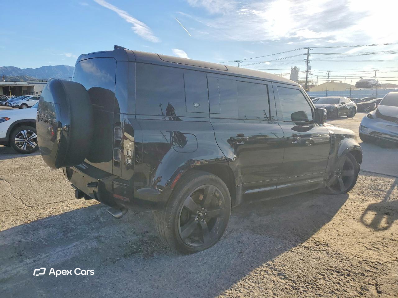 Land Rover Defender 2024