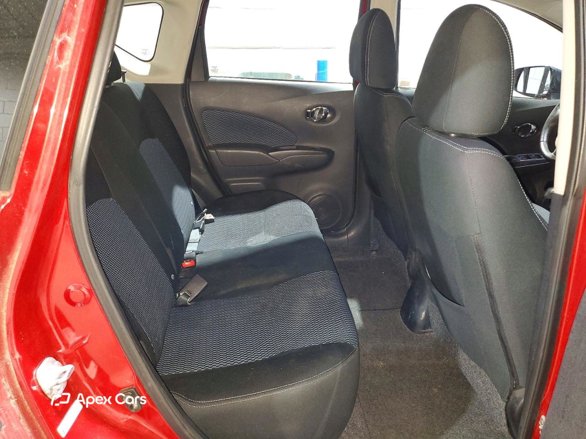 Nissan Versa 2015