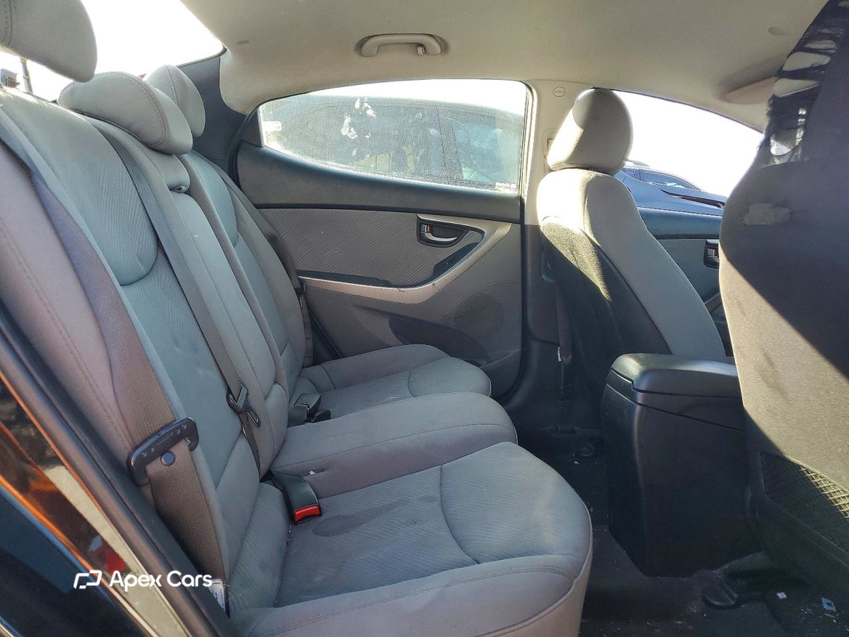 Hyundai Elantra 2013