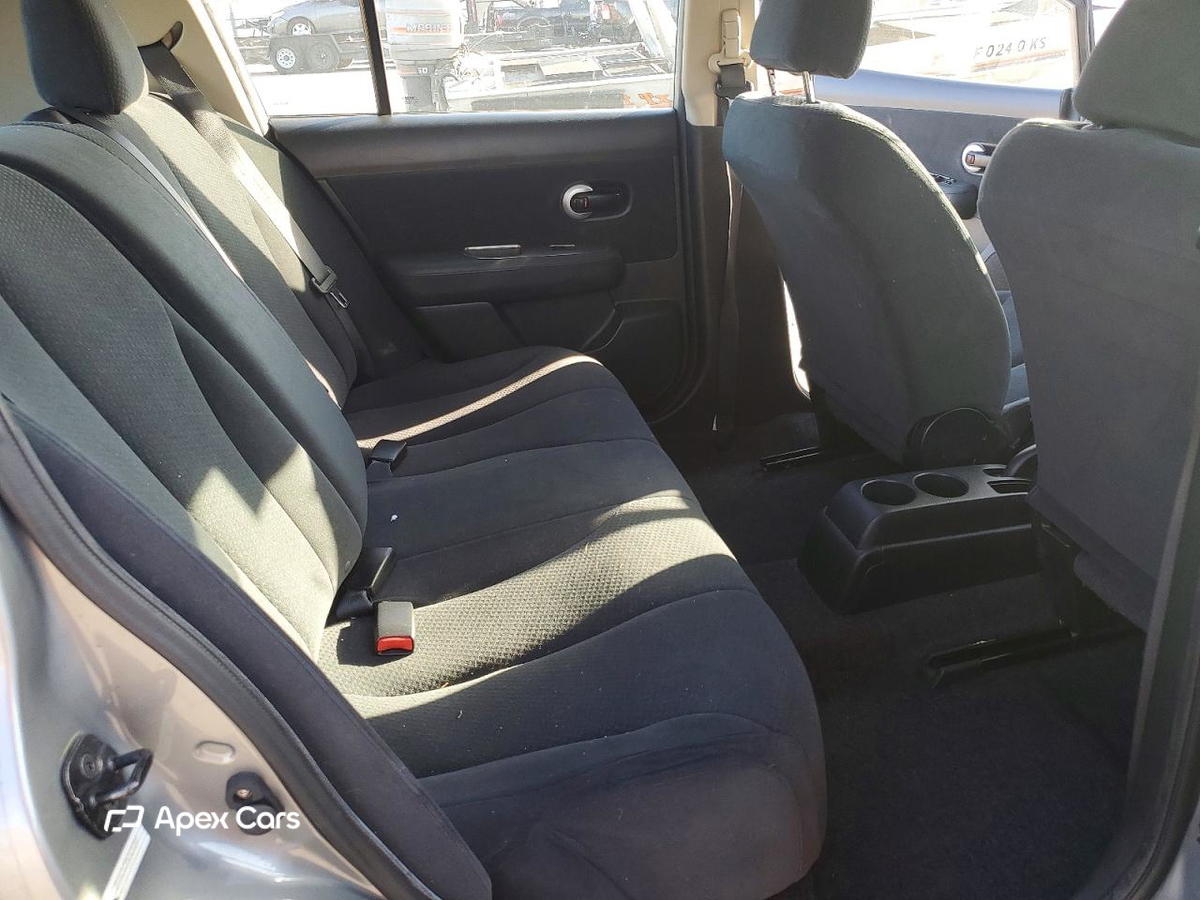 Nissan Versa 2012