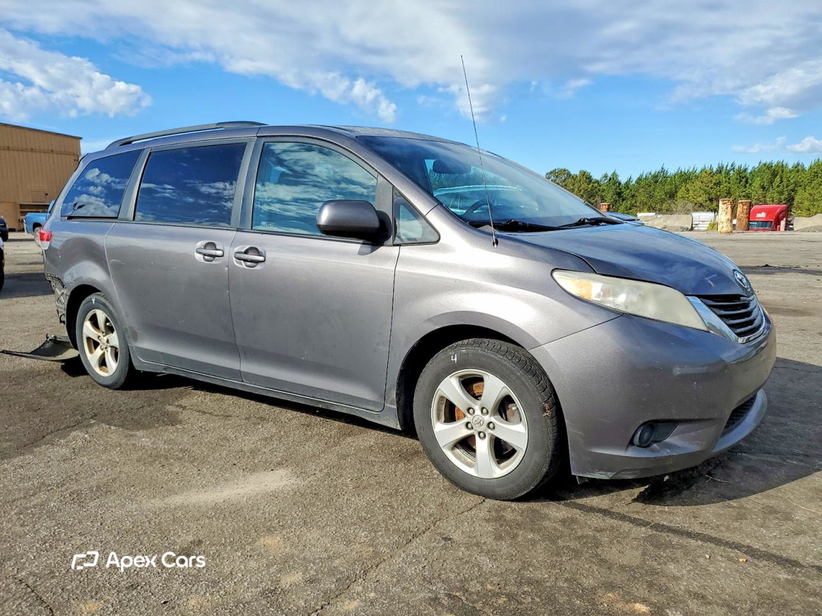 Toyota Sienna 2012