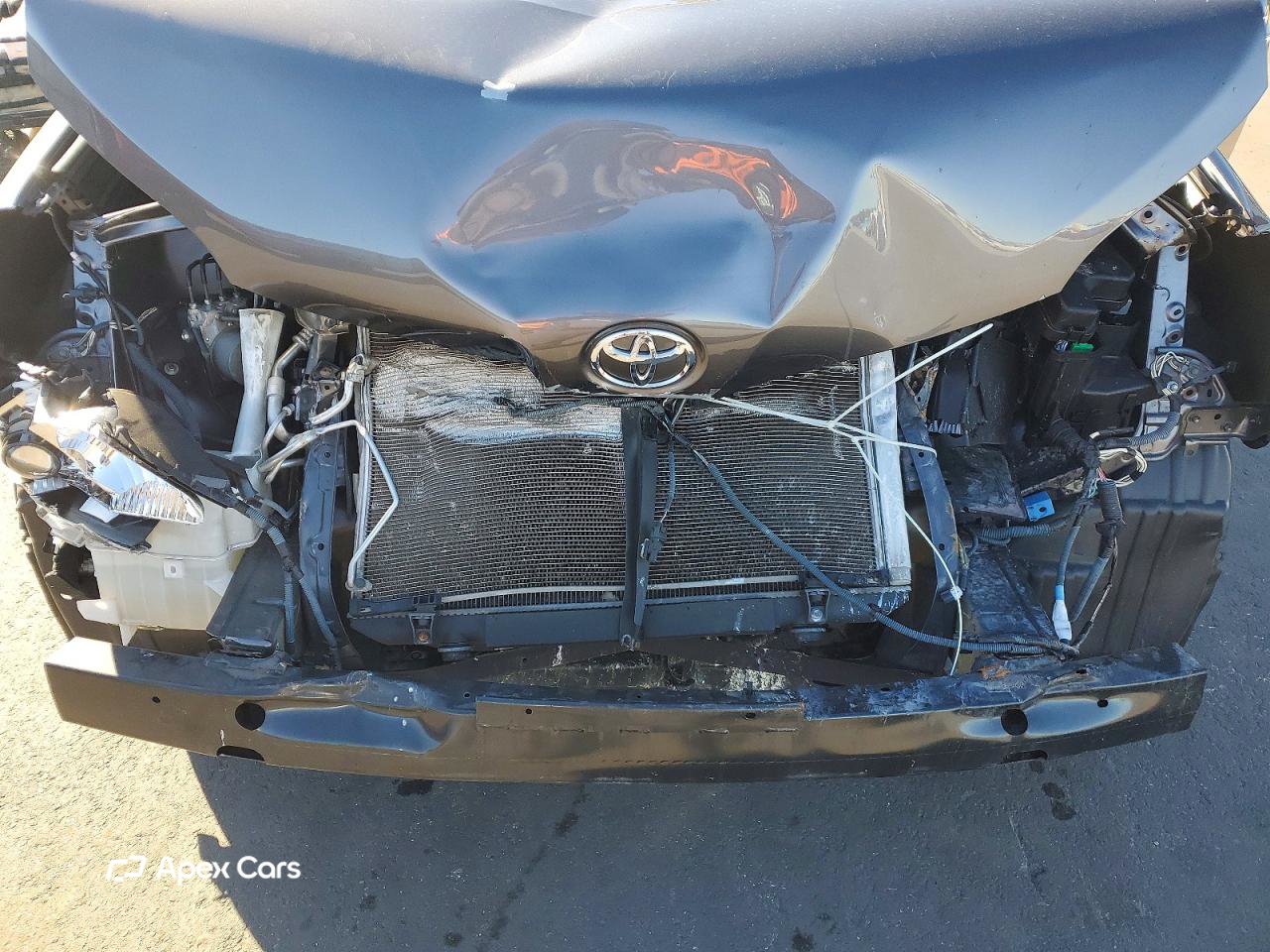 Toyota Sienna 2012