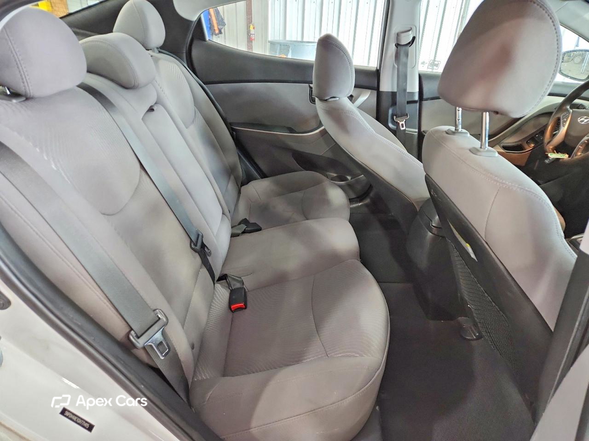 Hyundai Elantra 2016