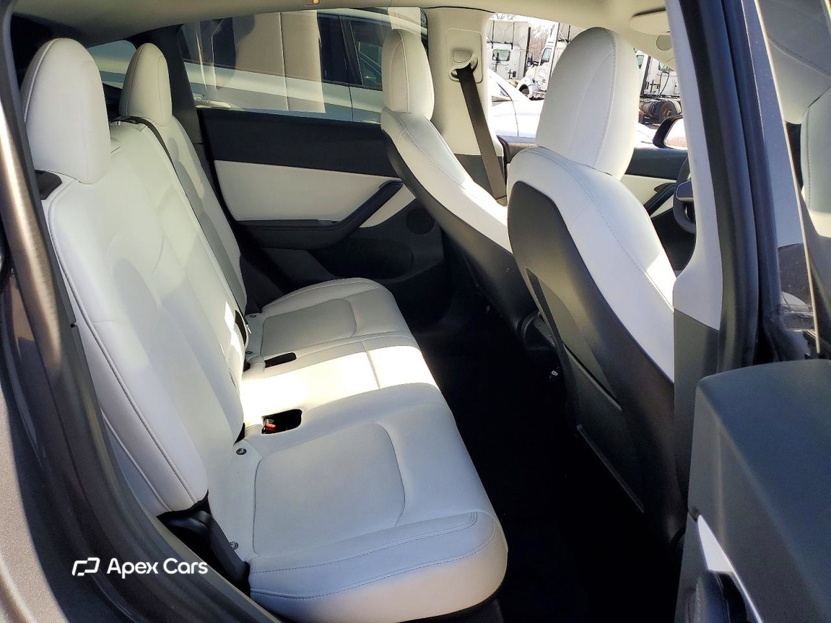 Tesla Model Y 2021