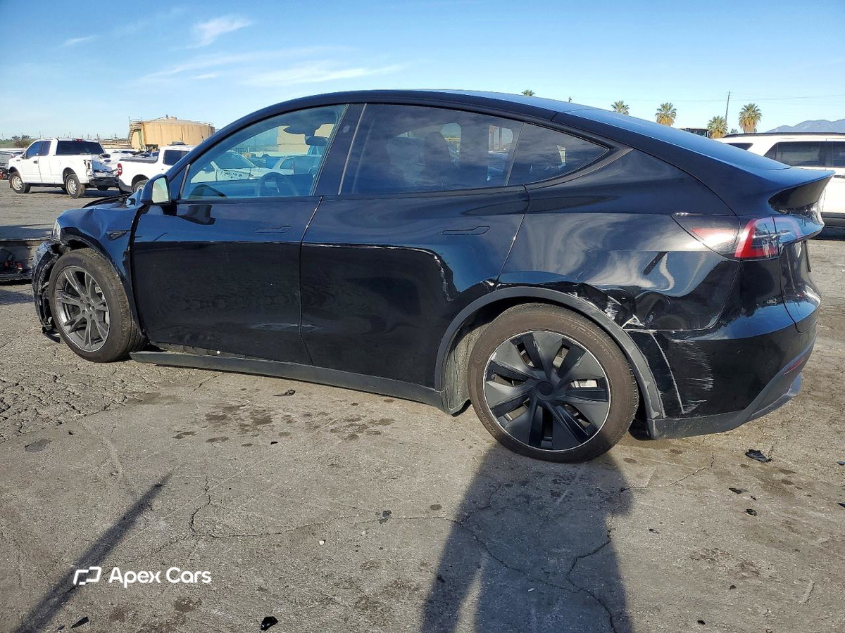 Tesla Model Y 2025