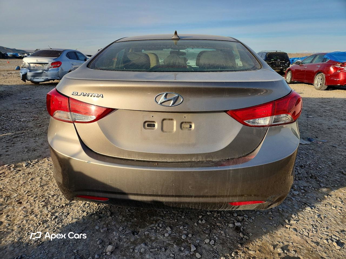 Hyundai Elantra 2013
