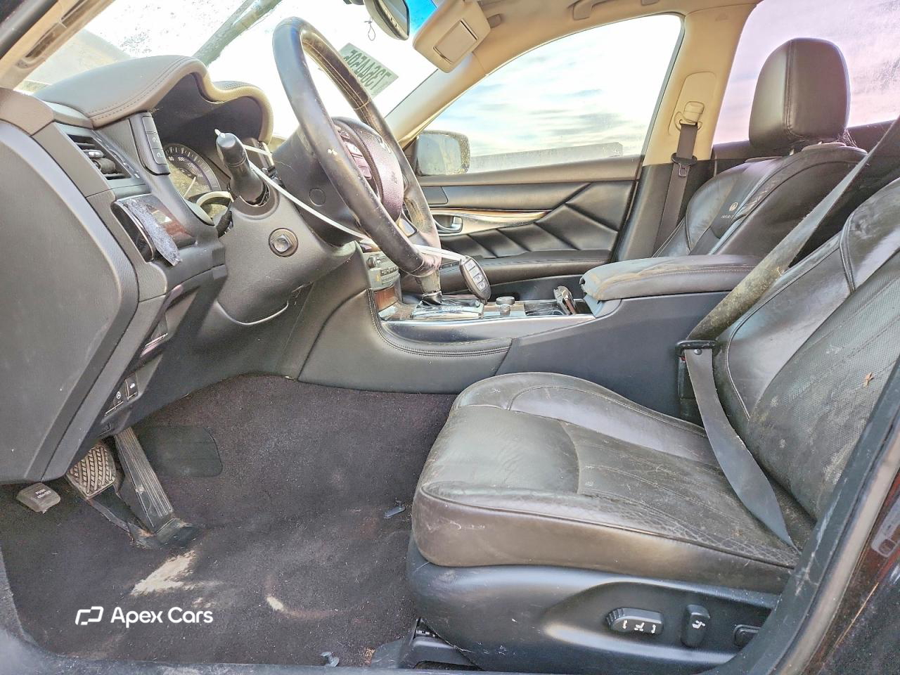 Infiniti M 2011
