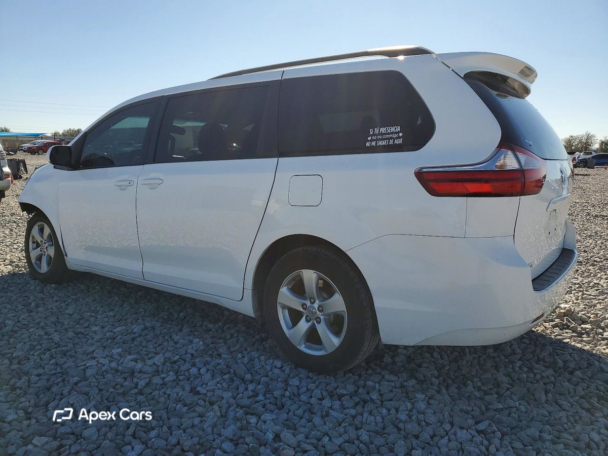 Toyota Sienna 2016