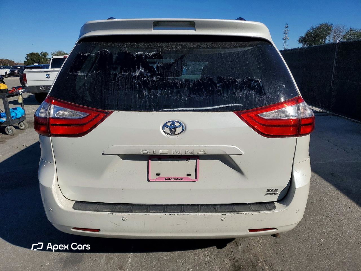 Toyota Sienna 2016