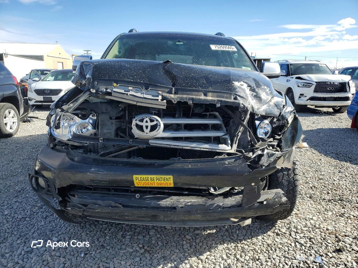 Toyota Sequoia 2010
