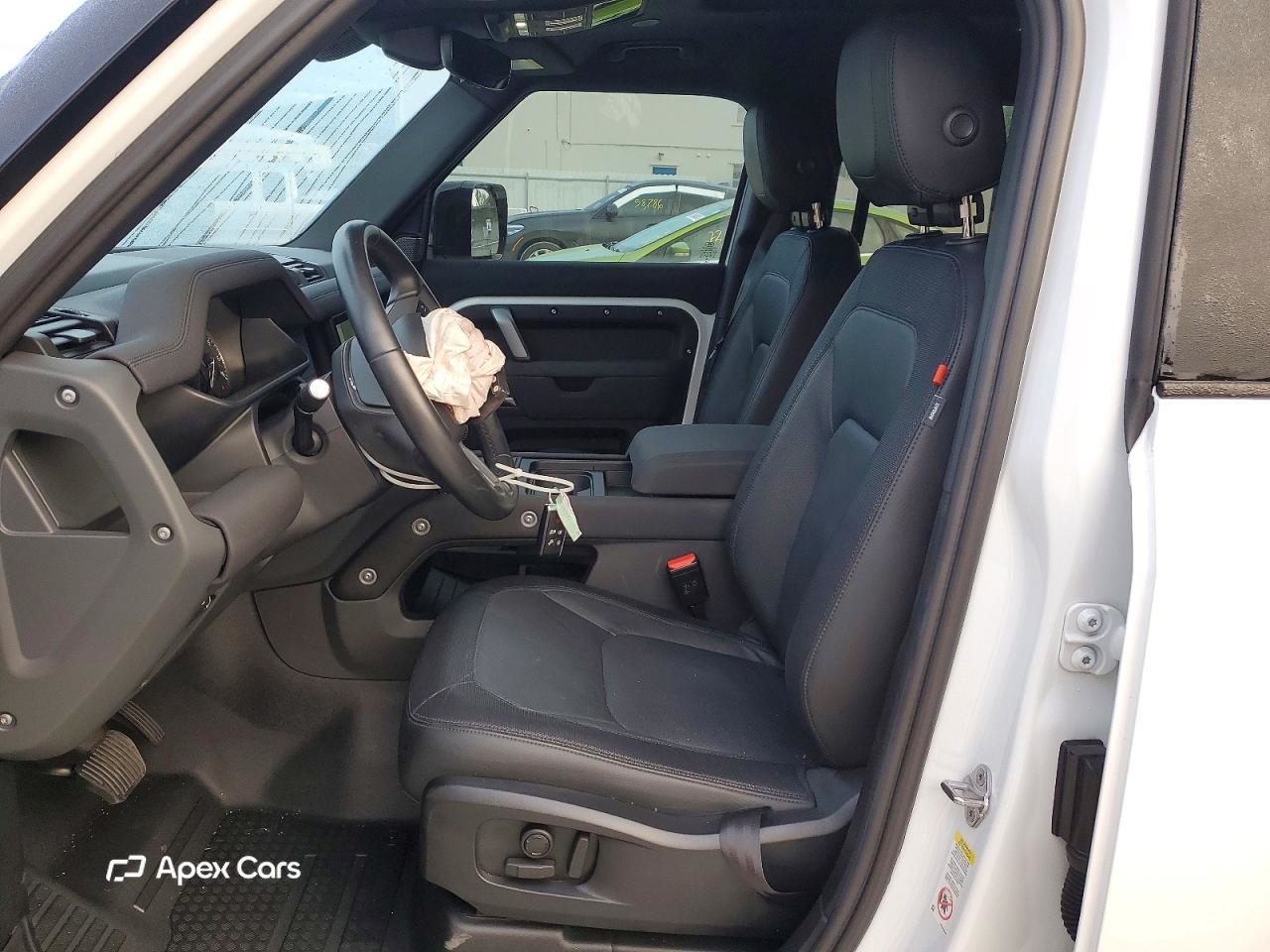 Land Rover Defender 2023