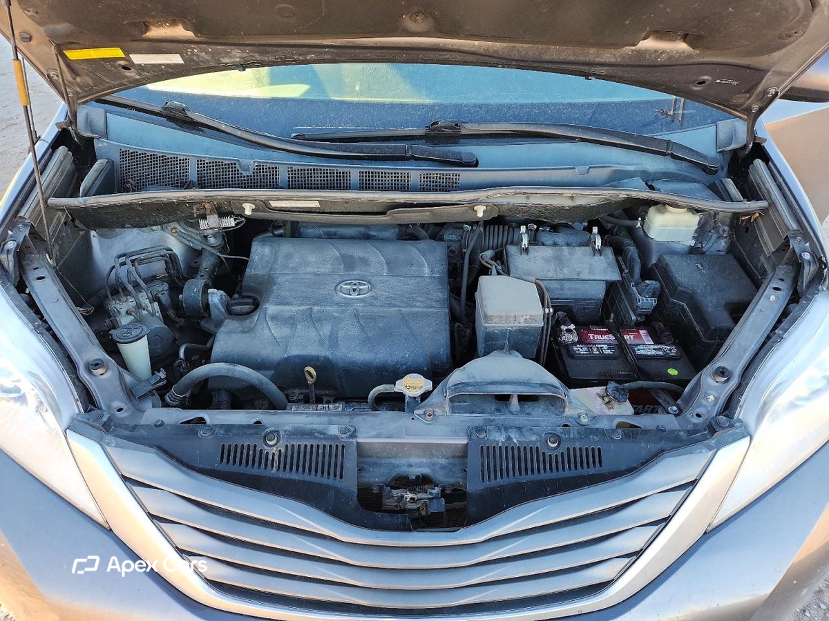Toyota Sienna 2014