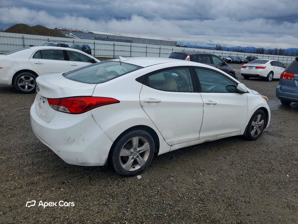 Hyundai Elantra 2013