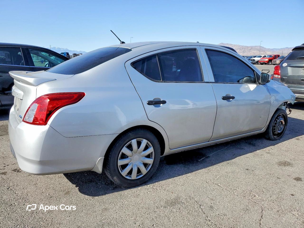 Nissan Versa 2016