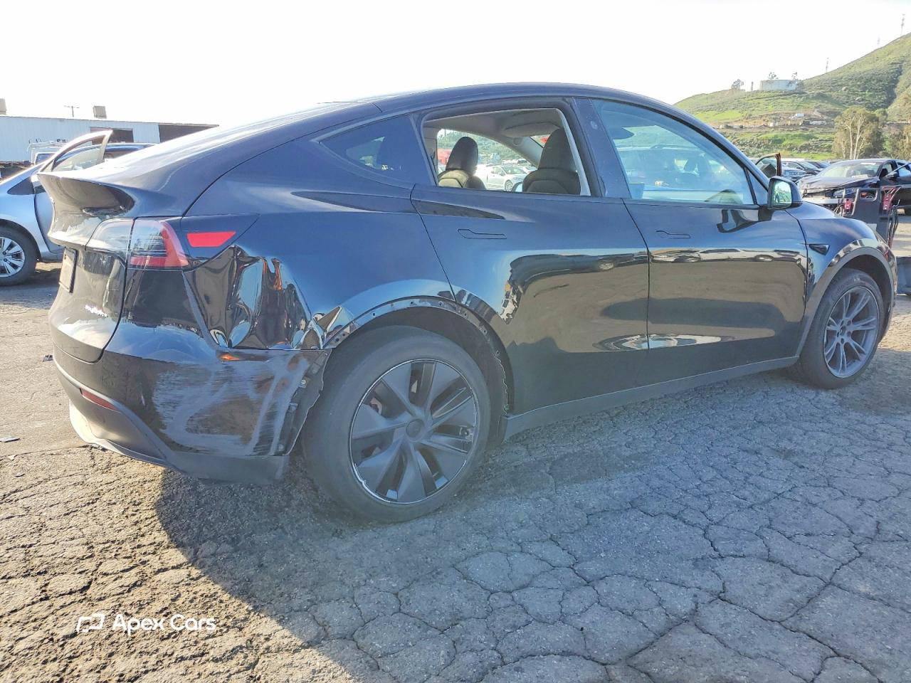 Tesla Model Y 2025