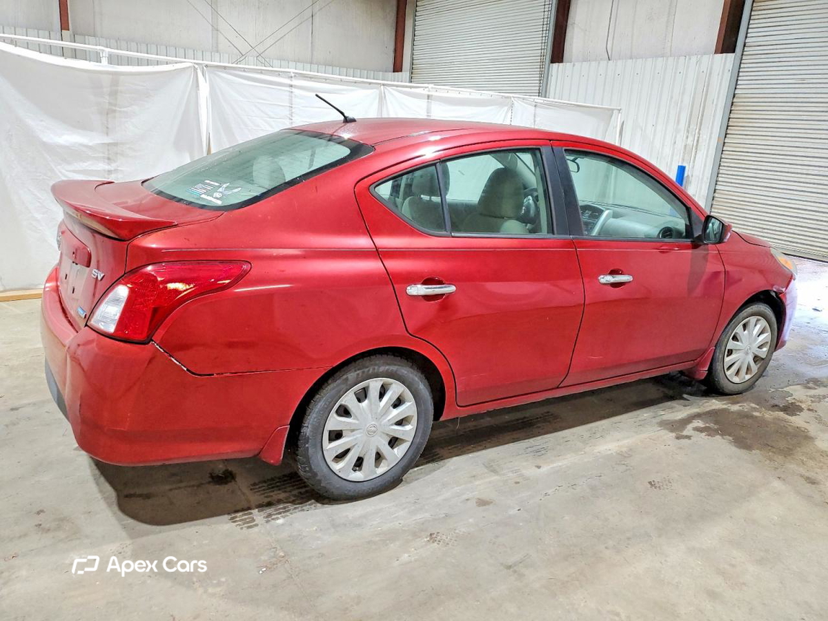 Versa 2015