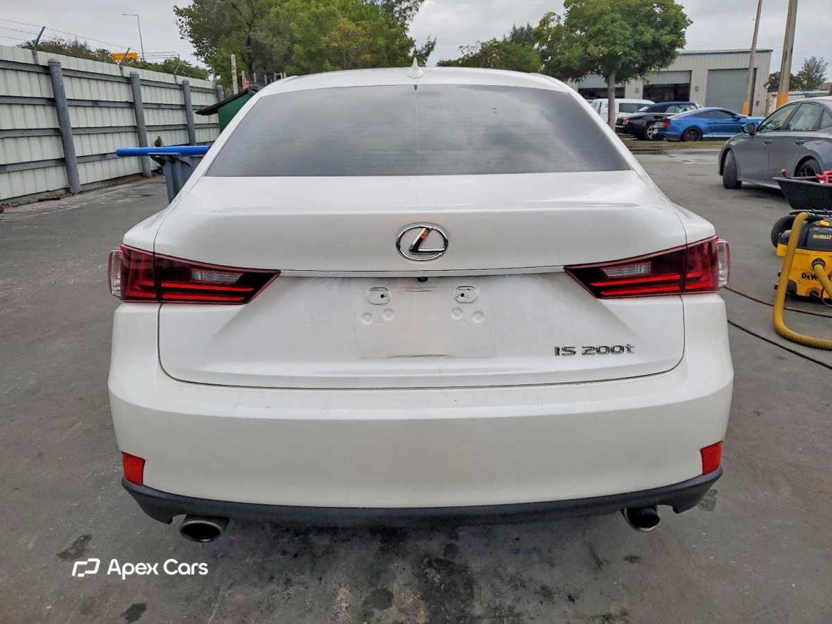 Lexus IS 2016