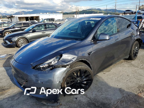 Tesla Model Y 2021 - Image 1 of 14