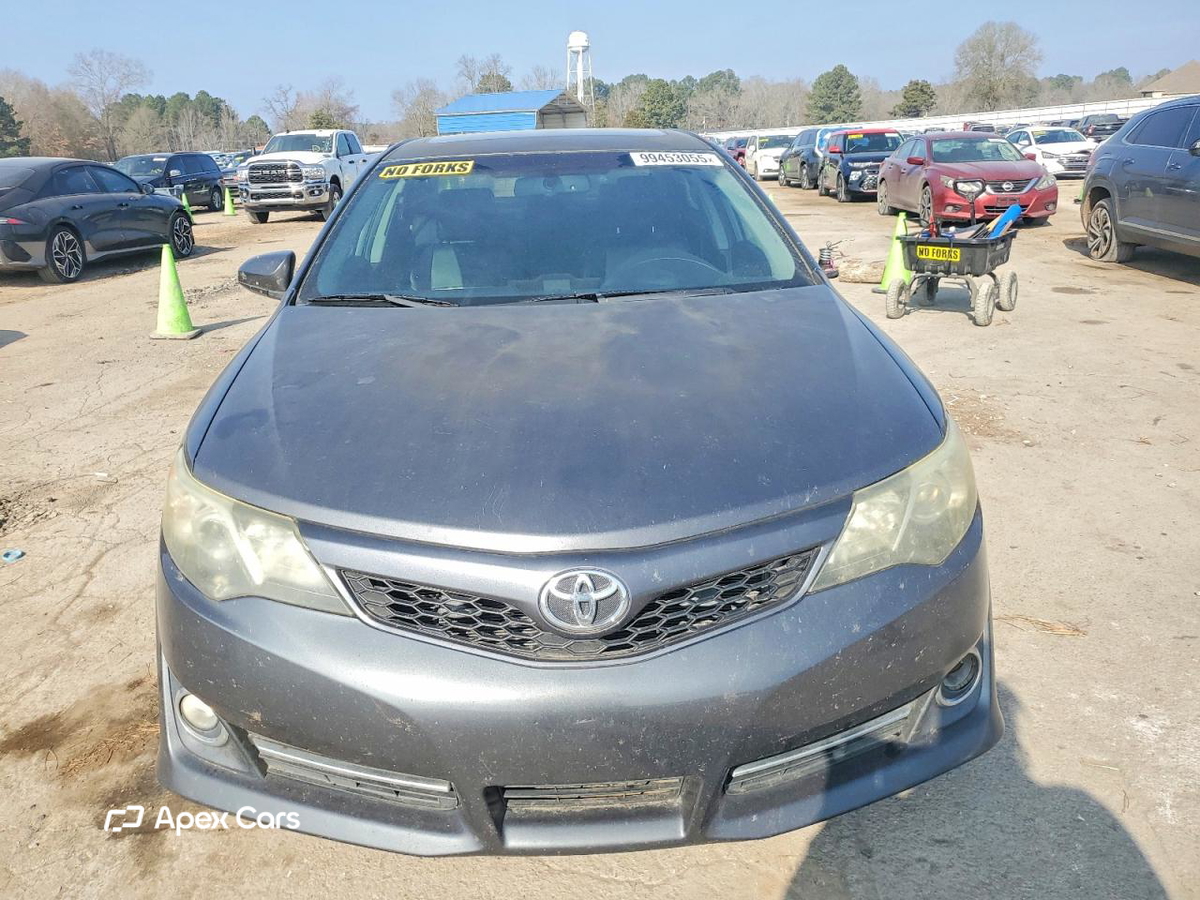 Toyota Camry 2012