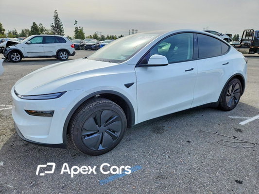 Tesla Model Y 2026 - Image 1 of 13