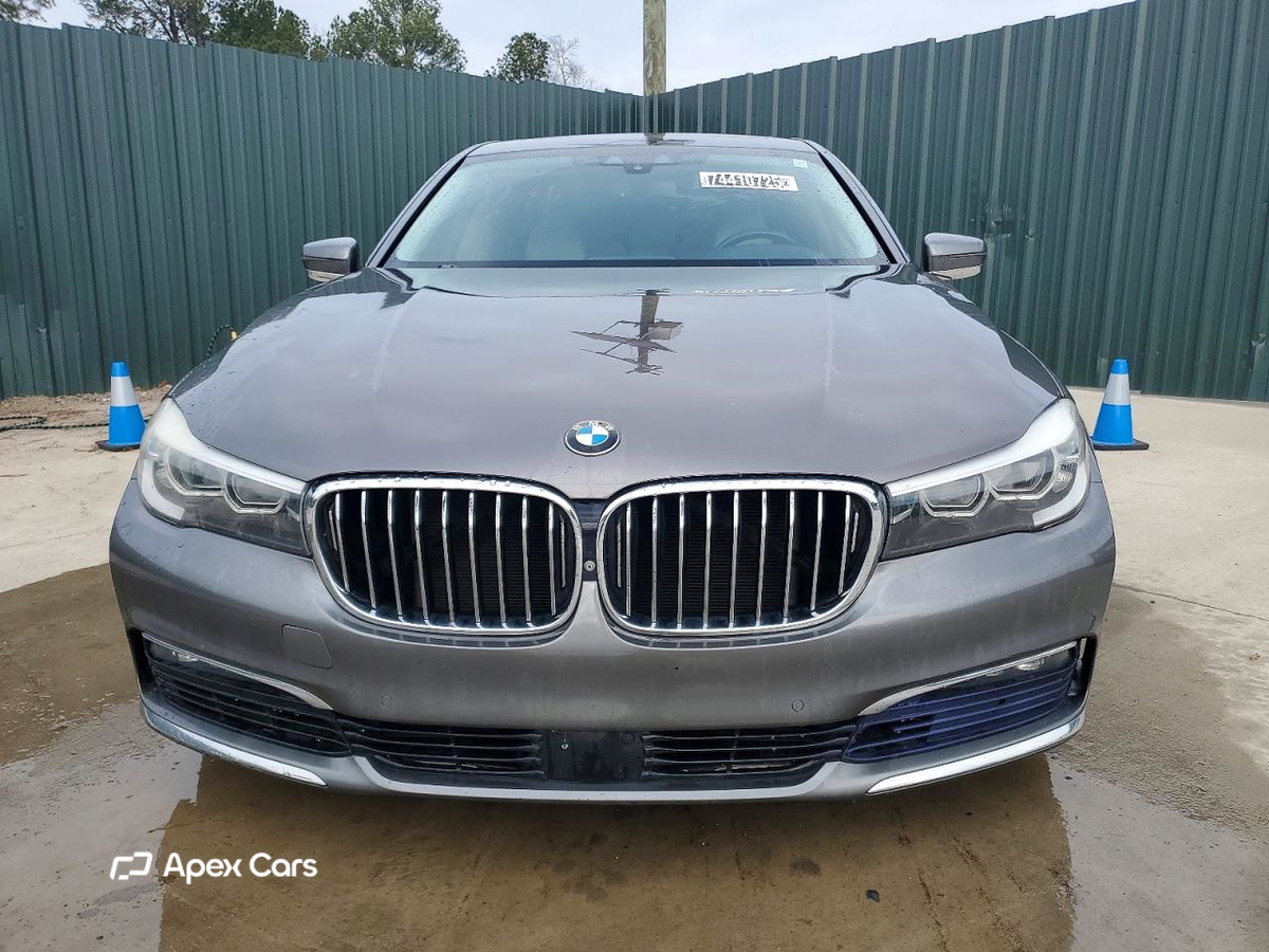 BMW Series 7 2016