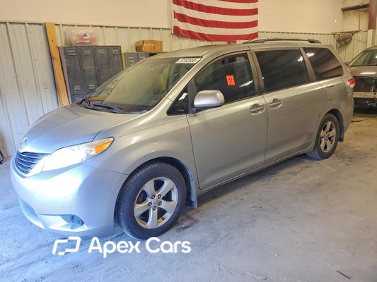 Toyota Sienna 2011 - Image 1 of 13