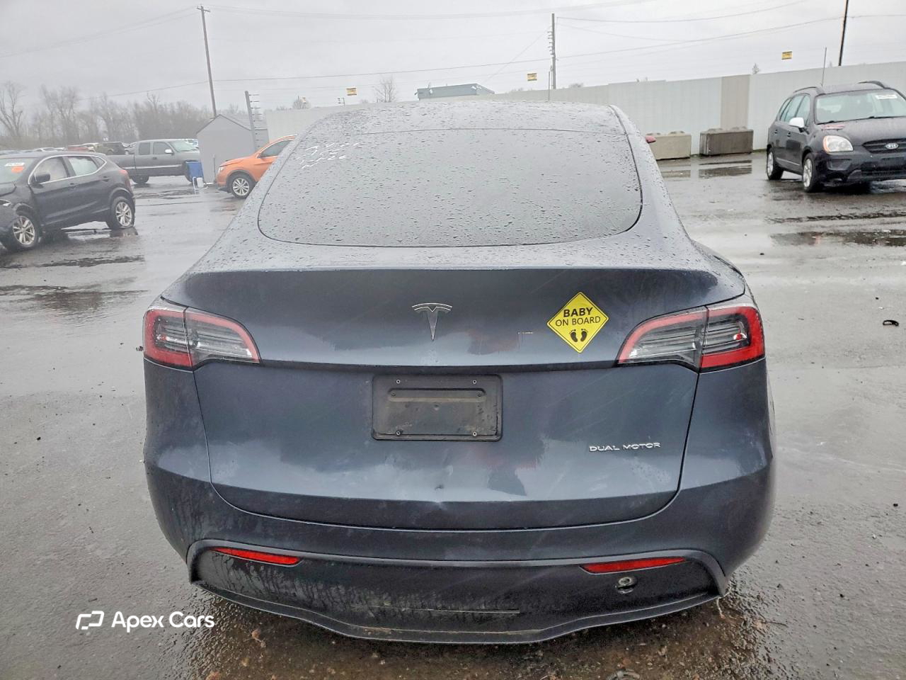 Tesla Model Y 2023