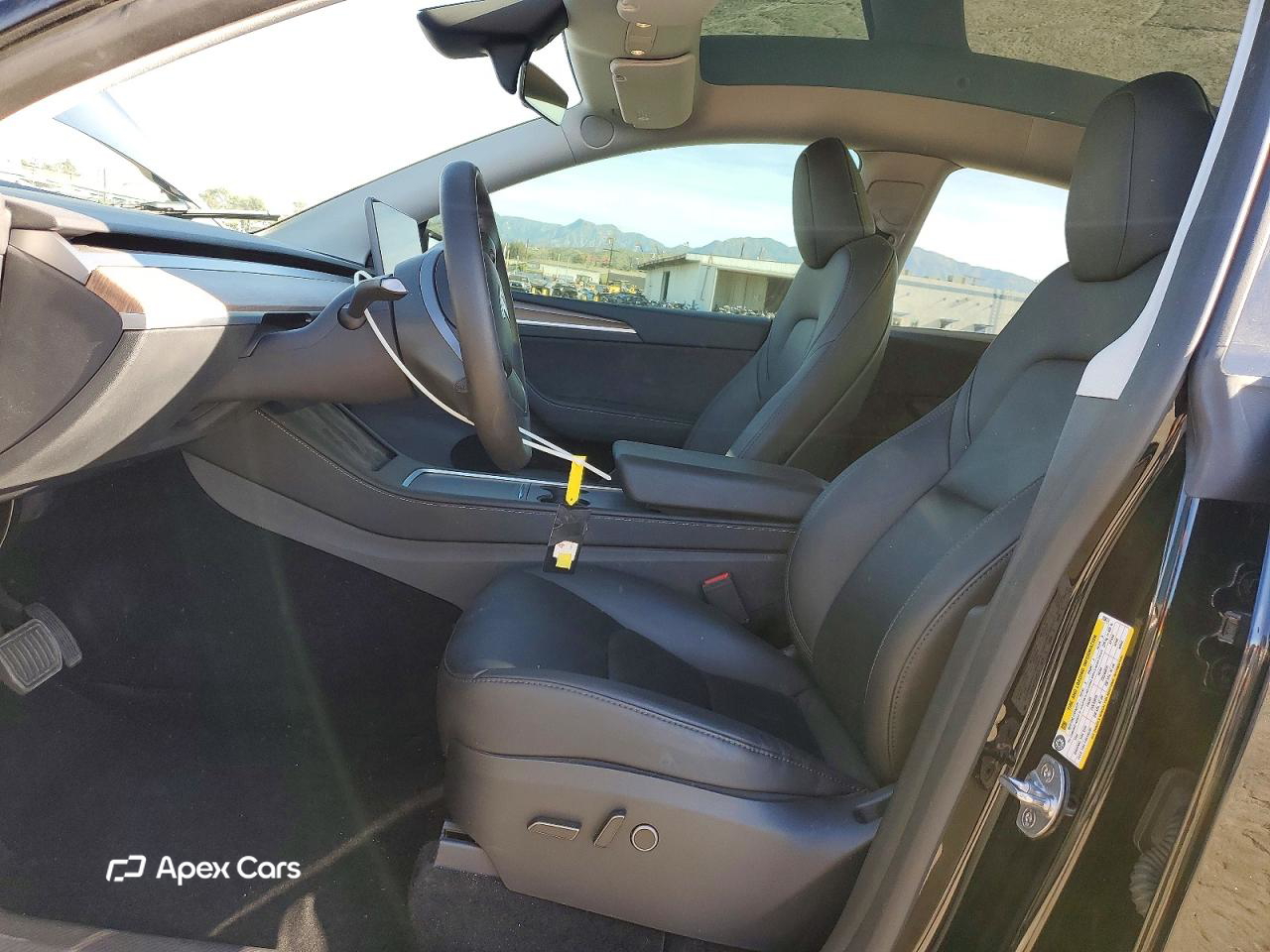 Tesla Model Y 2025