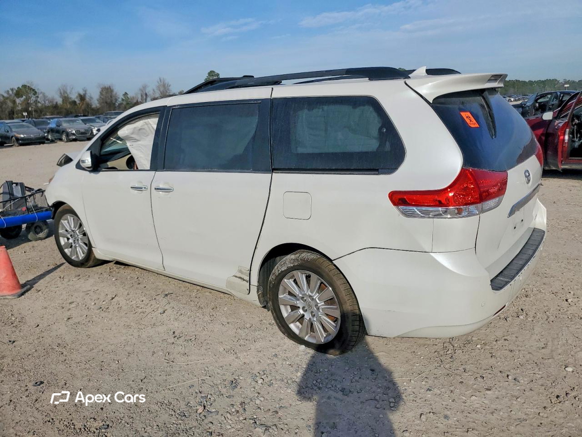 Toyota Sienna 2014