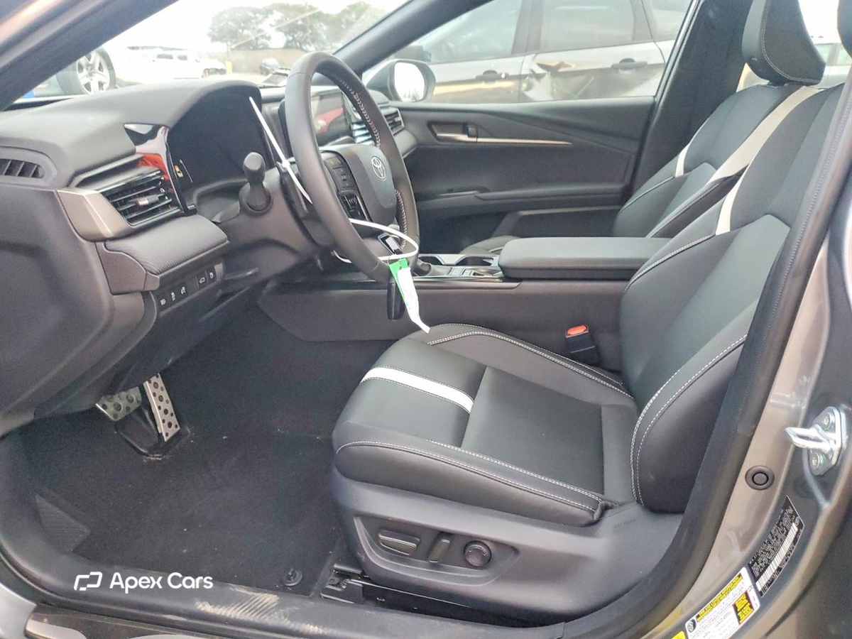 Toyota Camry 2025