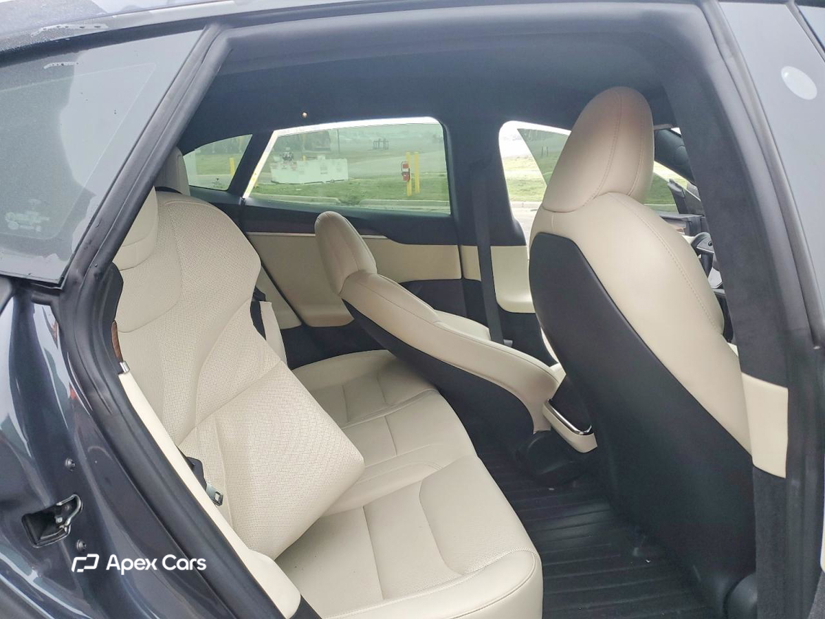 Tesla Model S 2021