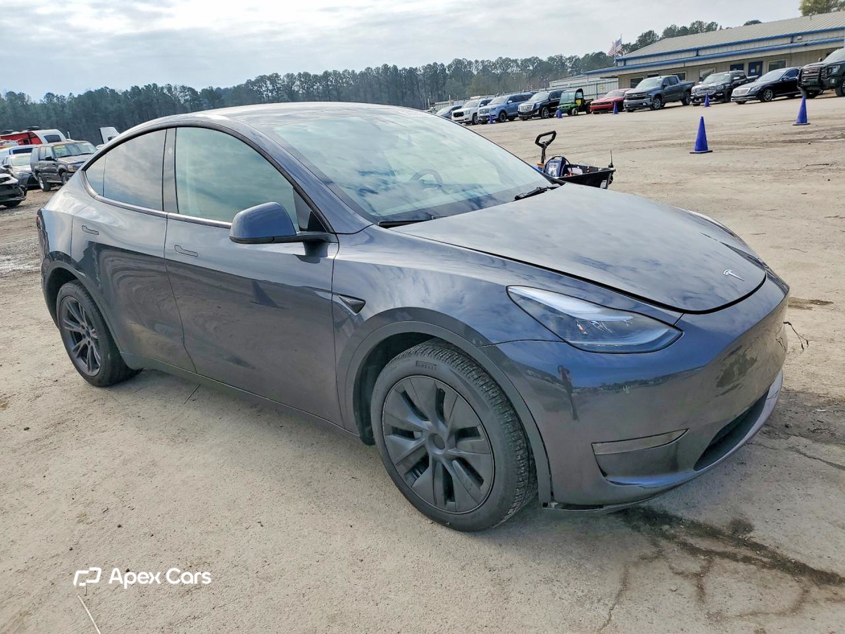 Tesla Model Y 2025