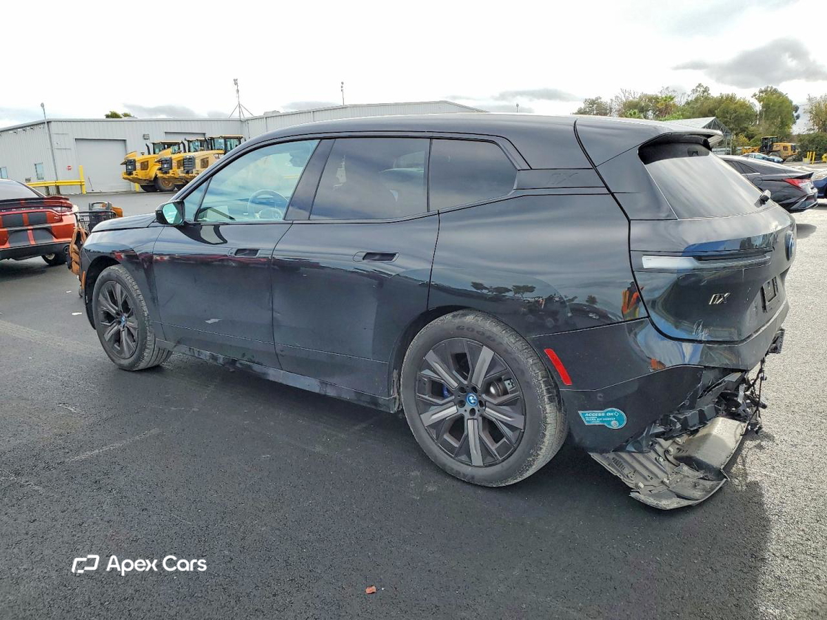 BMW iX 2025