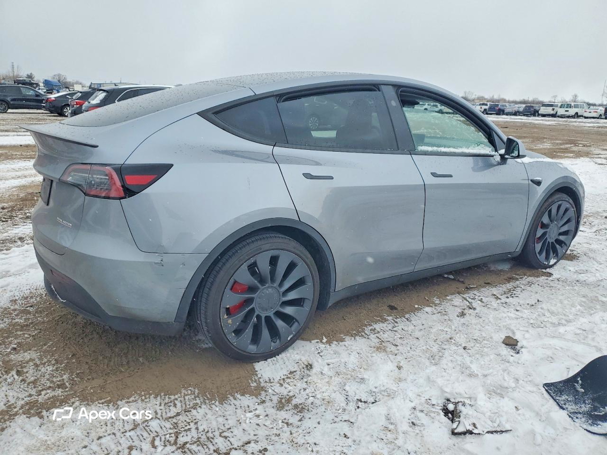 Tesla Model Y 2024