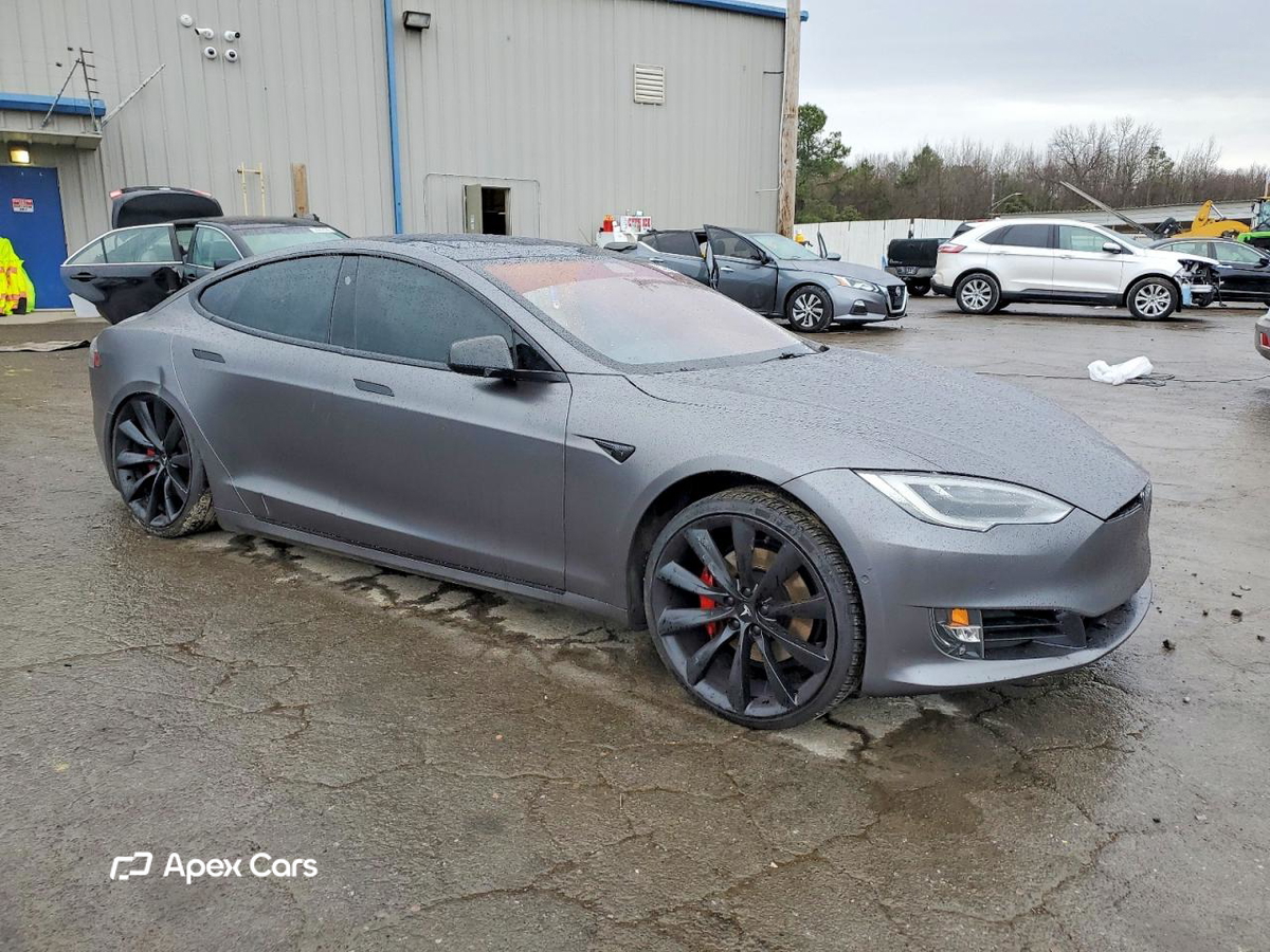 Tesla Model S 2019