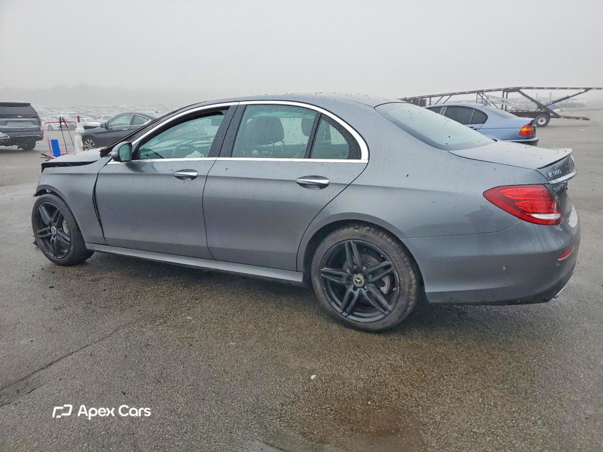 Mercedes-Benz  2018