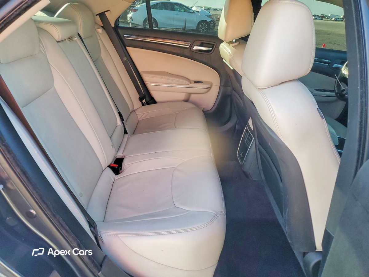 Chrysler 300 2016